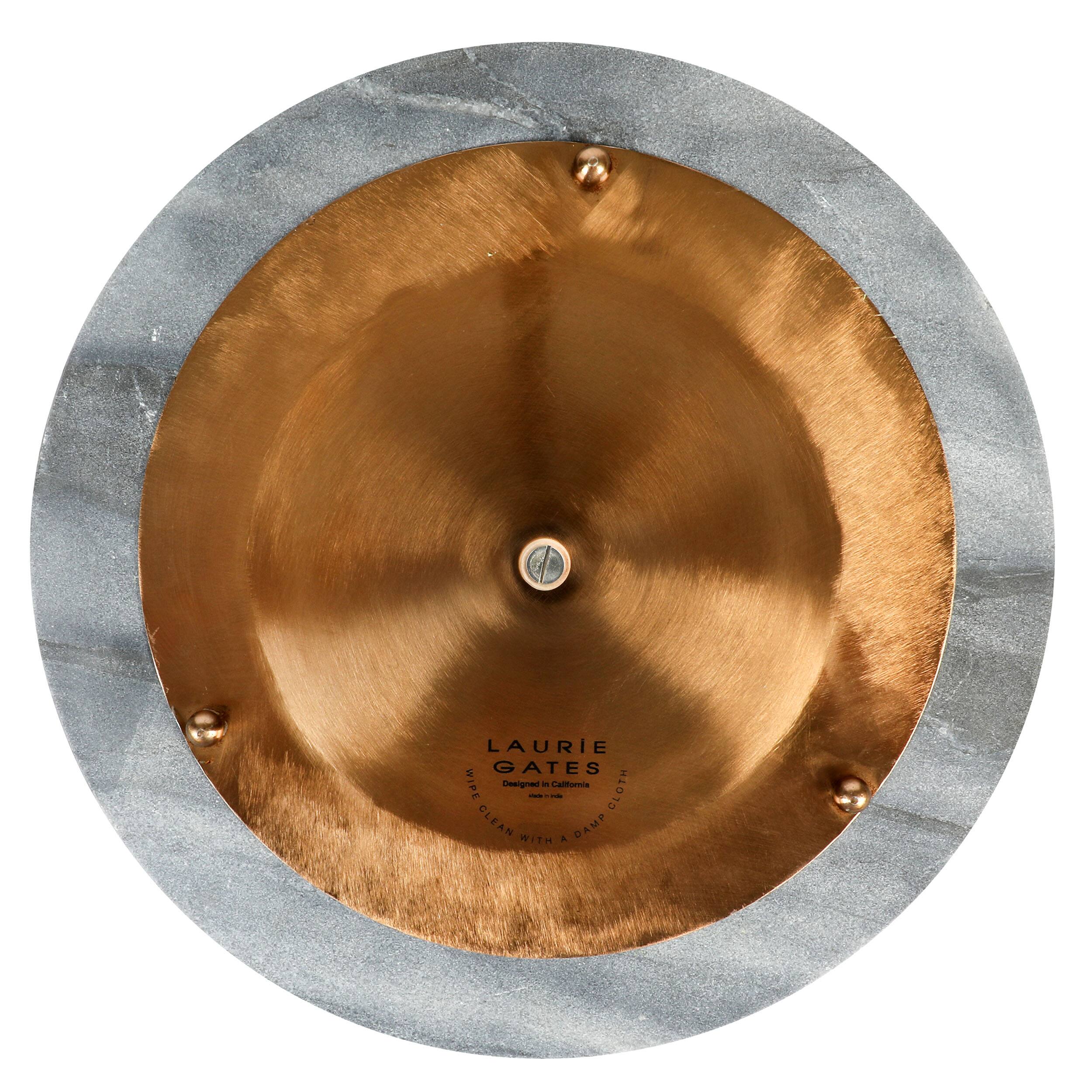 LAURIE GATES
Designed in California
WIPE CLEAN WITH A DAMP CLOTH