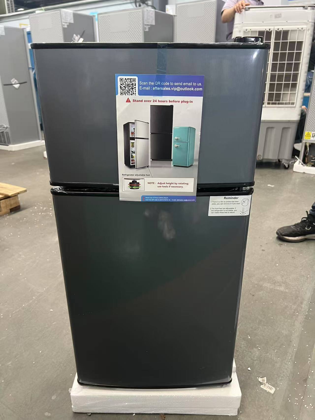 Scan the QR code to send email to us.  
E-mail: aftersales.vip@outlook.com  

Stand over 24 hours before plug-in  

Adjust height by rotating; use tools if necessary.  

Reminder:  
1. Please remove your watch.  
2. The feet are adjustable.  

NOTE: