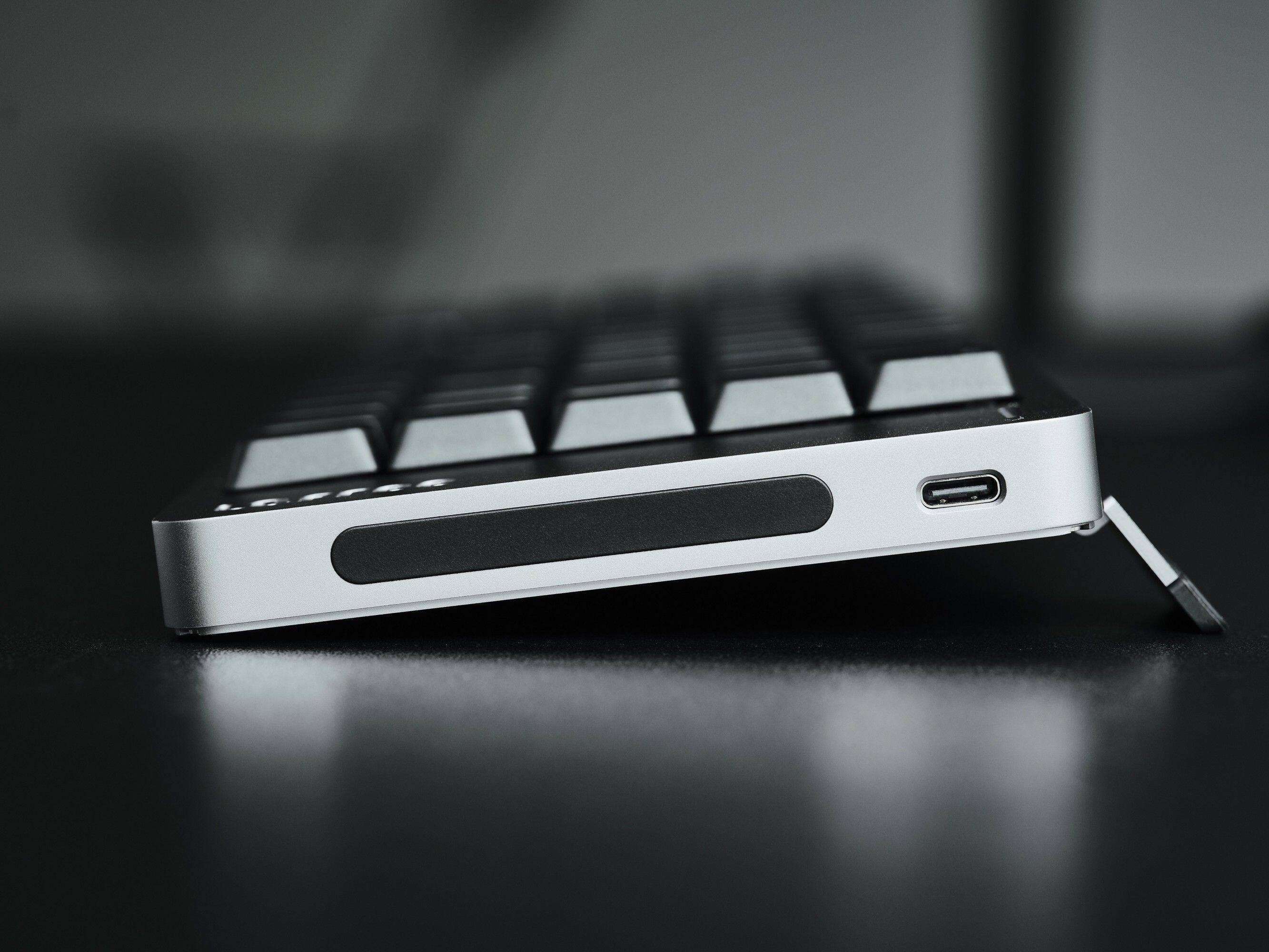 Alt View 3. Lofree - Lofree Flow2 84-Key Triple-Mode Low-Profile Mechanical Keyboard with Pulse Tactile Switches - Black.