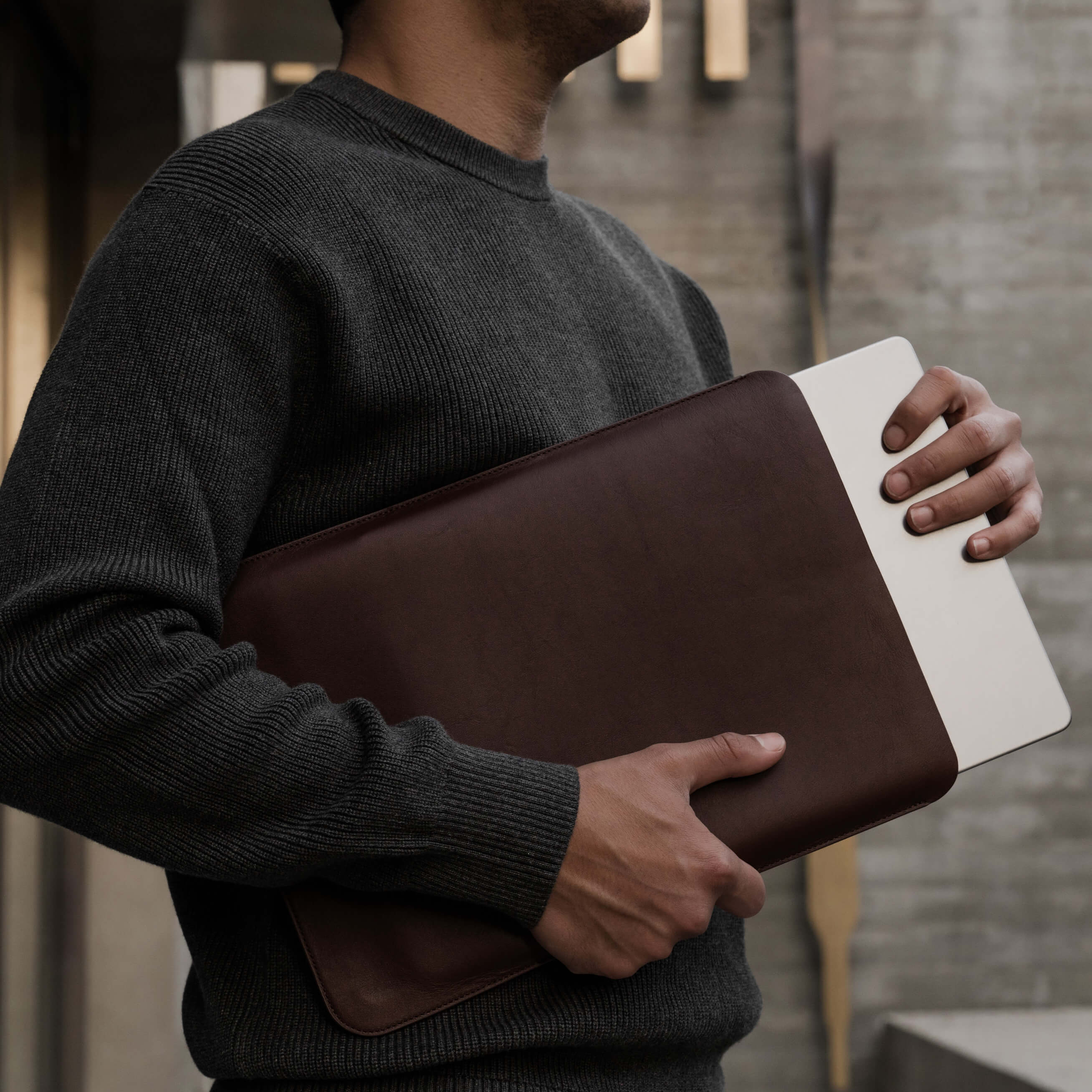 Alt View 1. SANDMARC - Leather Edition - MacBook Pro/Air Sleeve 16" & 15" - Brown.