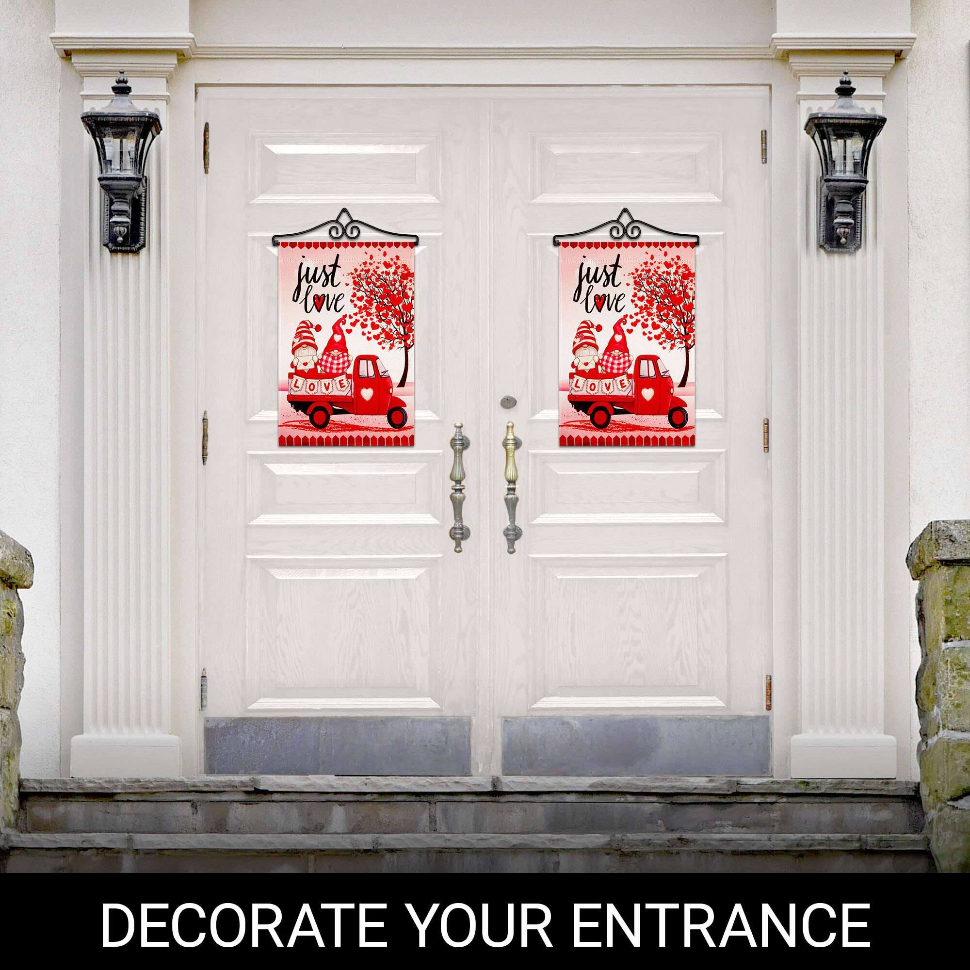 Just love just love LOVE LOVE DECORATE YOUR ENTRANCE