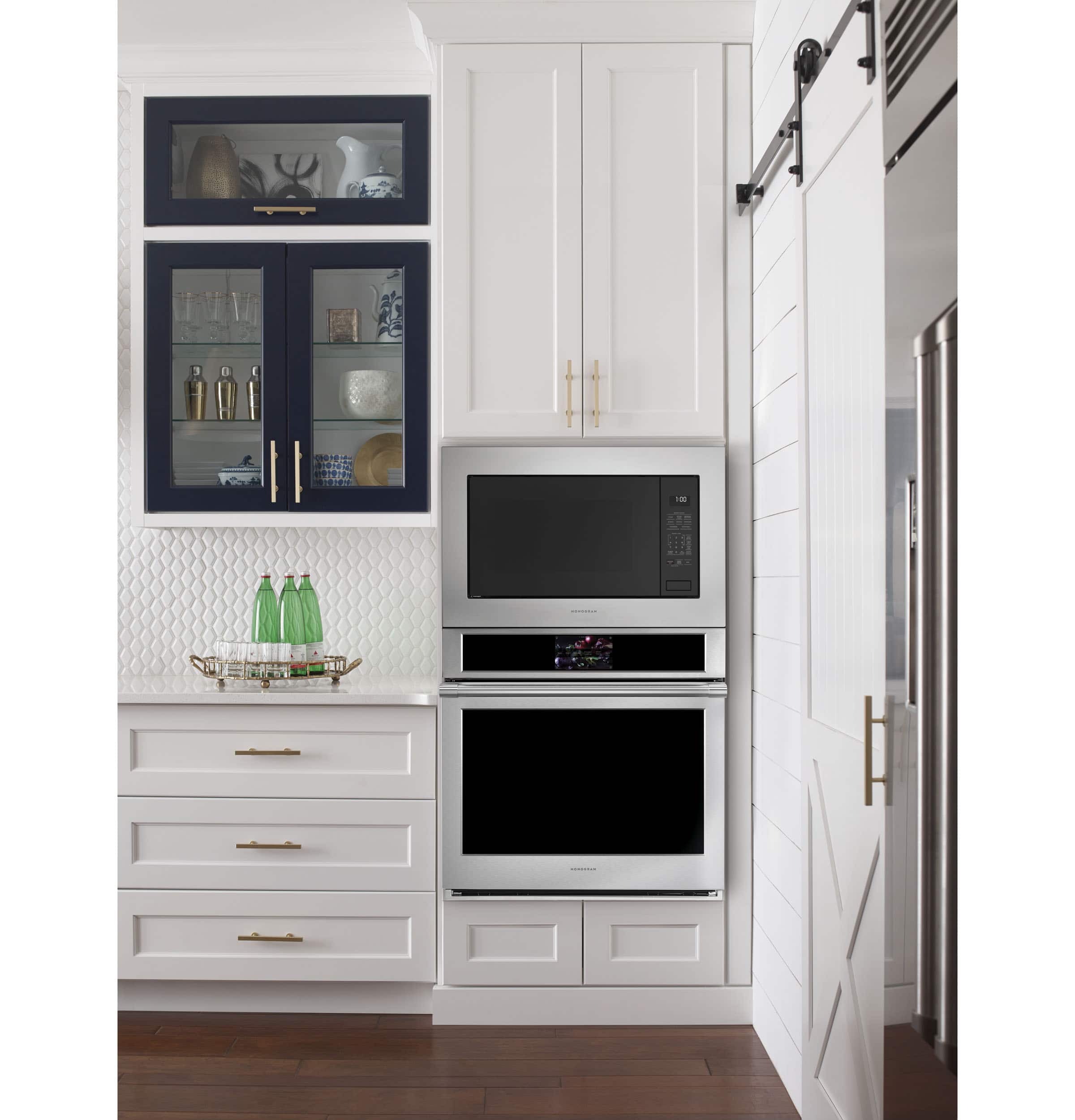 Alt View 11. Monogram - 2.2 Cu. Ft. Built-In Microwave with Sensor Cooking and Glass Touch Controls - Stainless Steel.