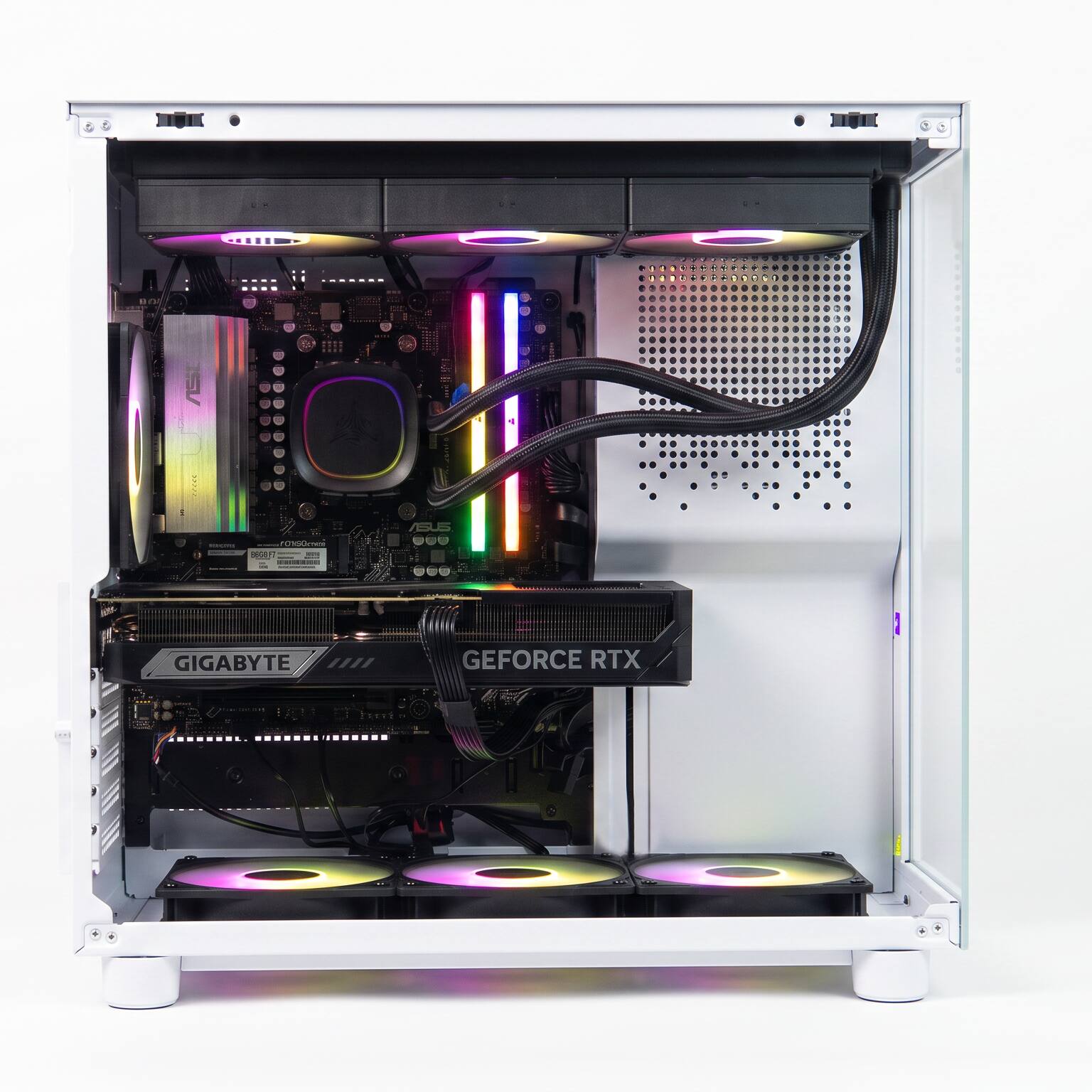 un
EUS
DERICIVES

GIGABYTE
GEFORCE RTX
