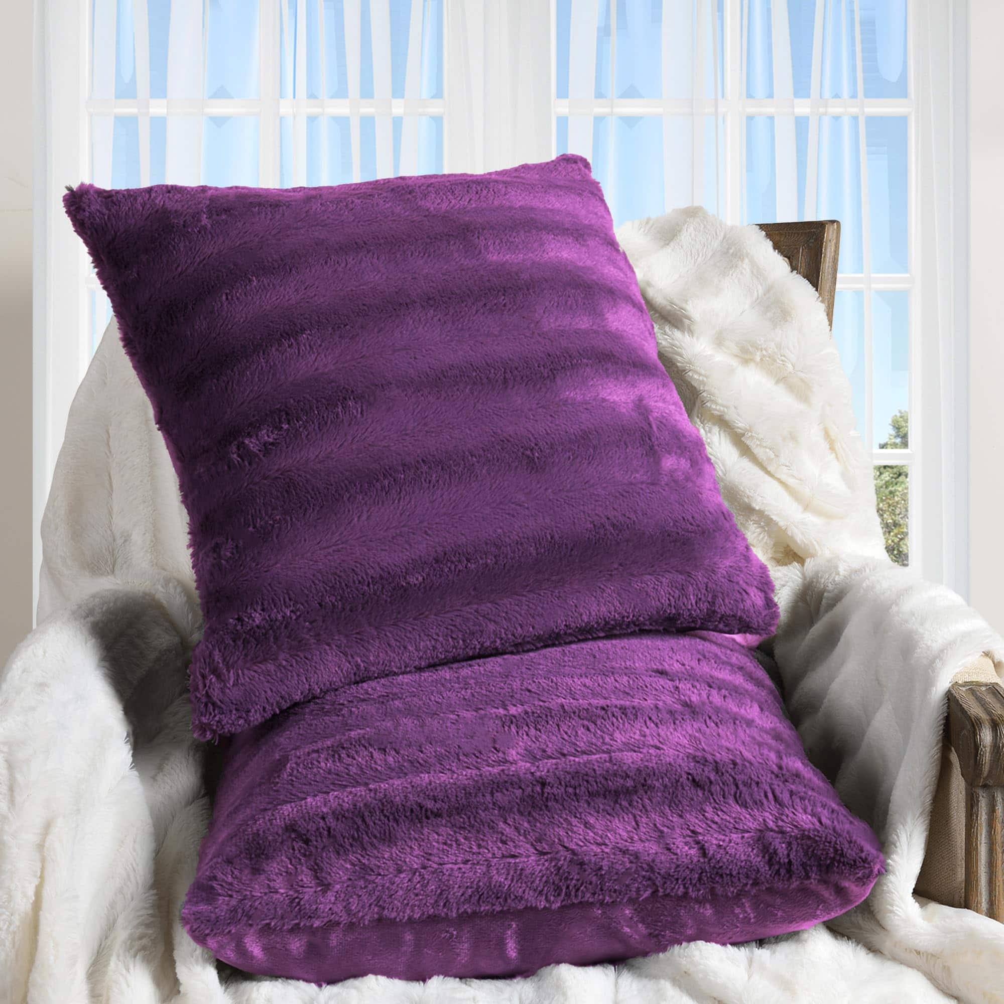 Cheer Collection - Set of 2 Decorative Throw Pillows - Reversible Faux Fur to Microplush 20x20 - Purple