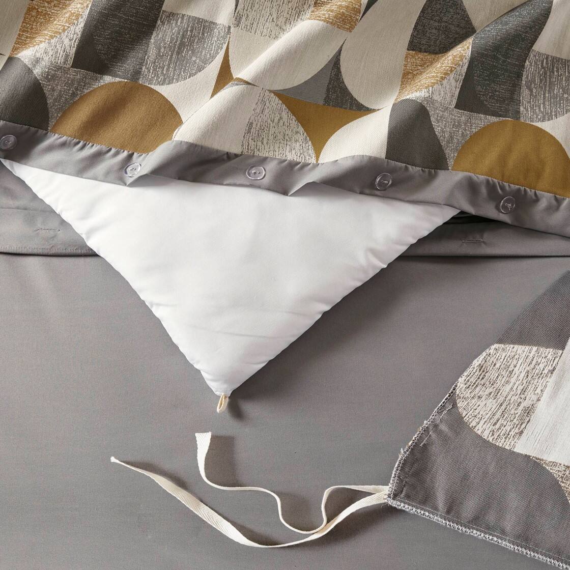 Alt View 5. Gracie Mills - Gracie Mills Rowan 8-Piece Oversized Comforter Set - Gold.