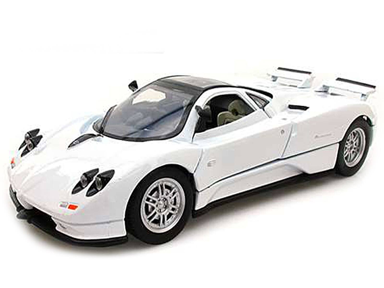 Angle. Motormax - Pagani Zonda C12 White 1/24 Diecast Car Model by Motormax - White.