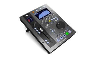 TC Helicon VoiceLive Play Vocal Effects Processor EFFVLIVEPLAY TC Helicon VoiceLive Play Vocal Effects Processor EFFVLIVEPLAY
