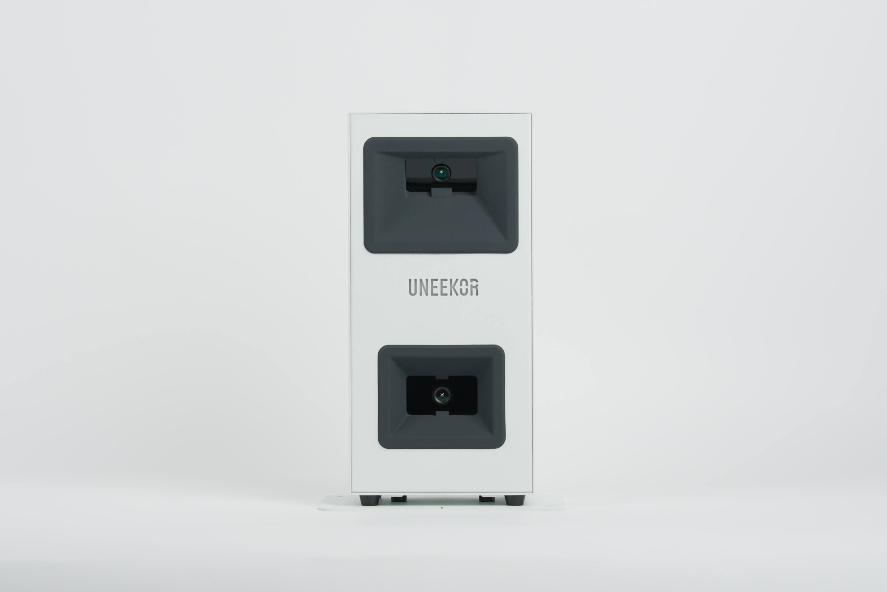 Alt View 1. Uneekor - Uneekor Eye Mini Core Indoor Launch Monitor - White.