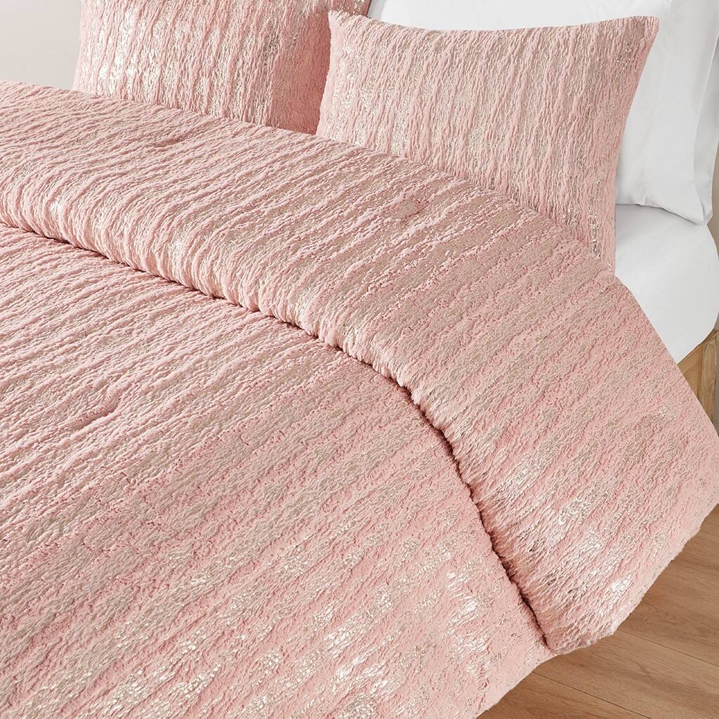 Alt View 1. Gracie Mills - Gracie Mills Maelona Metallic Print Faux Fur Comforter Set - Blush/Gold.