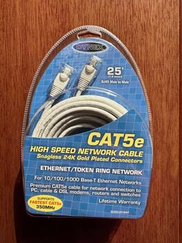 Dynex™ - DYNEX 25' CAT-5E HIGH SPEED NETWORK CABLE - White