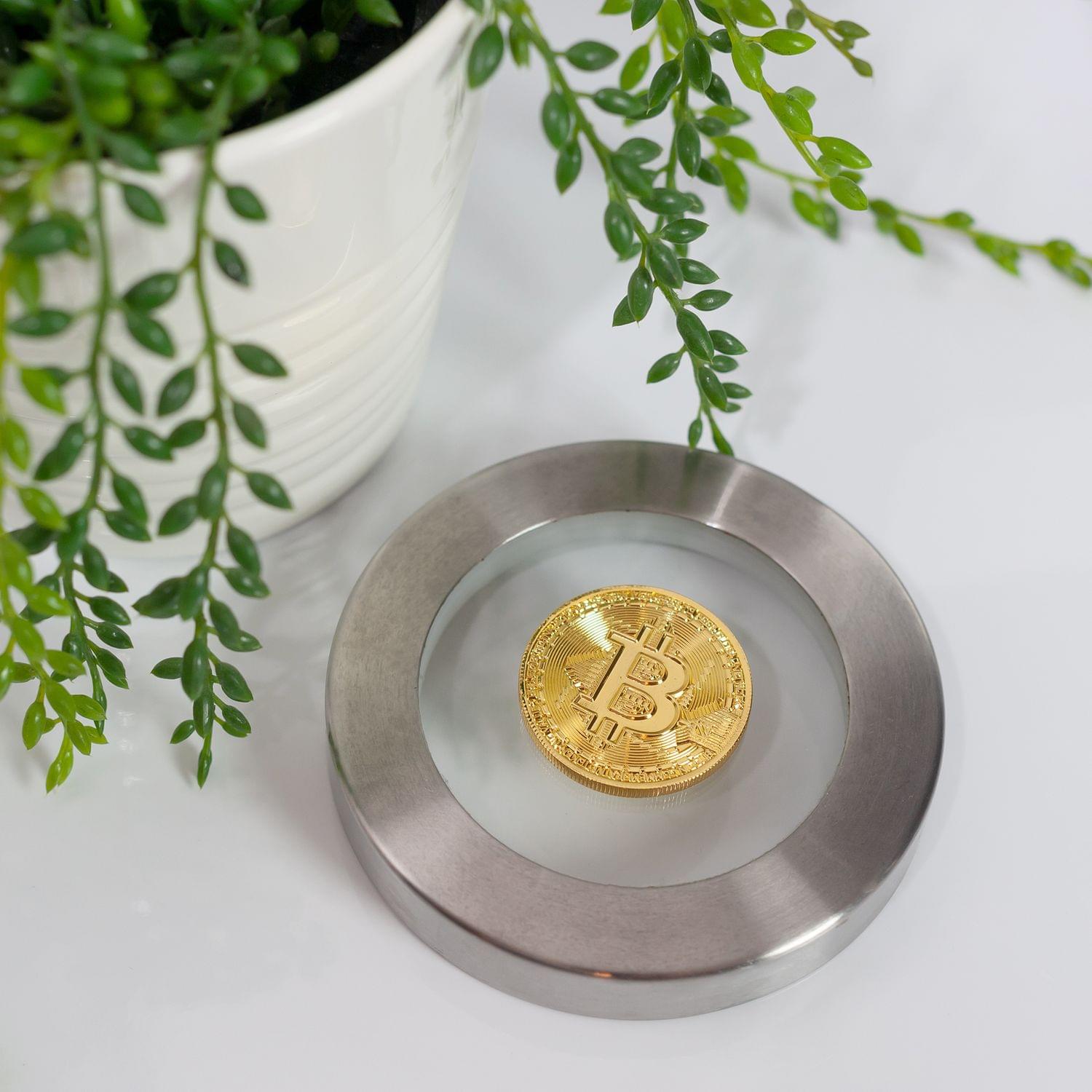 Alt View 4. Toynk - Bitcoin Collectible|Gold Plated Commemorative Blockchain Coin| Collector's Coin - Gold.