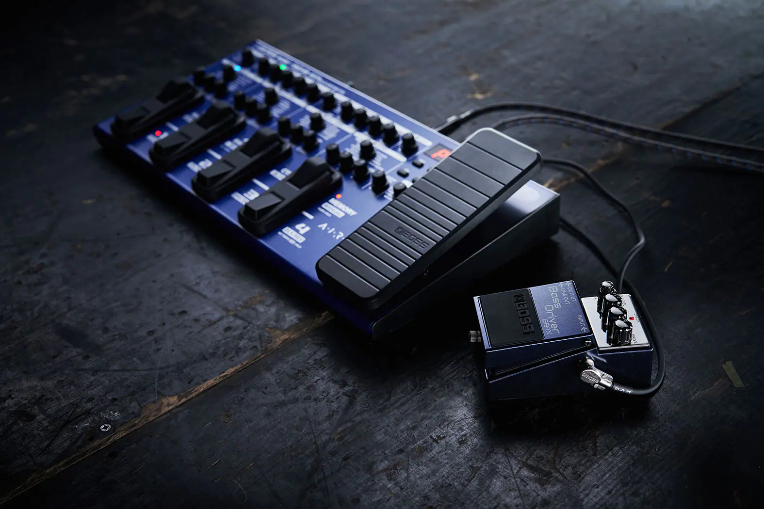 T 4 A-1.  
MEDEE Bass  
650 XIB8 Driver 2