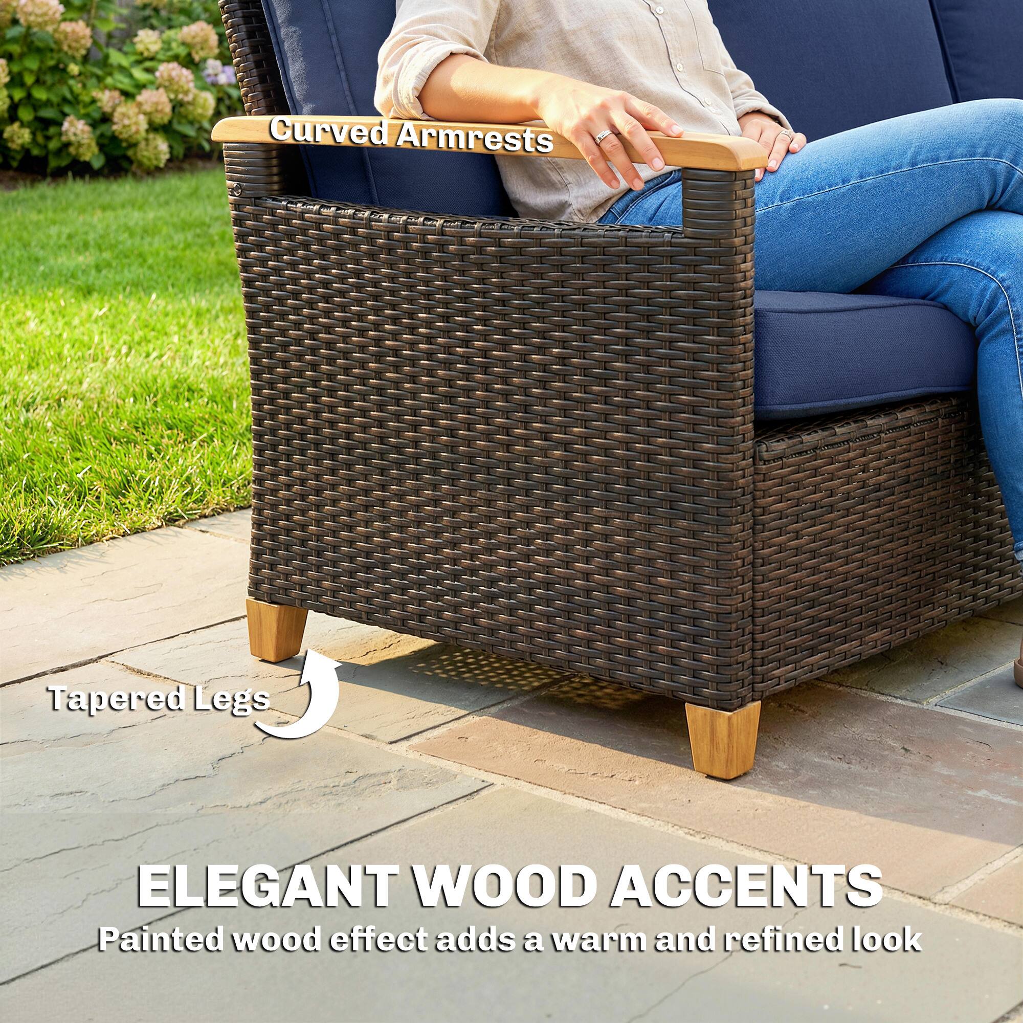 Curved Armrests  
Tapered Legs  
ELEGANT WOOD ACCENTS  
Painted wood effect adds a warm and refined look
