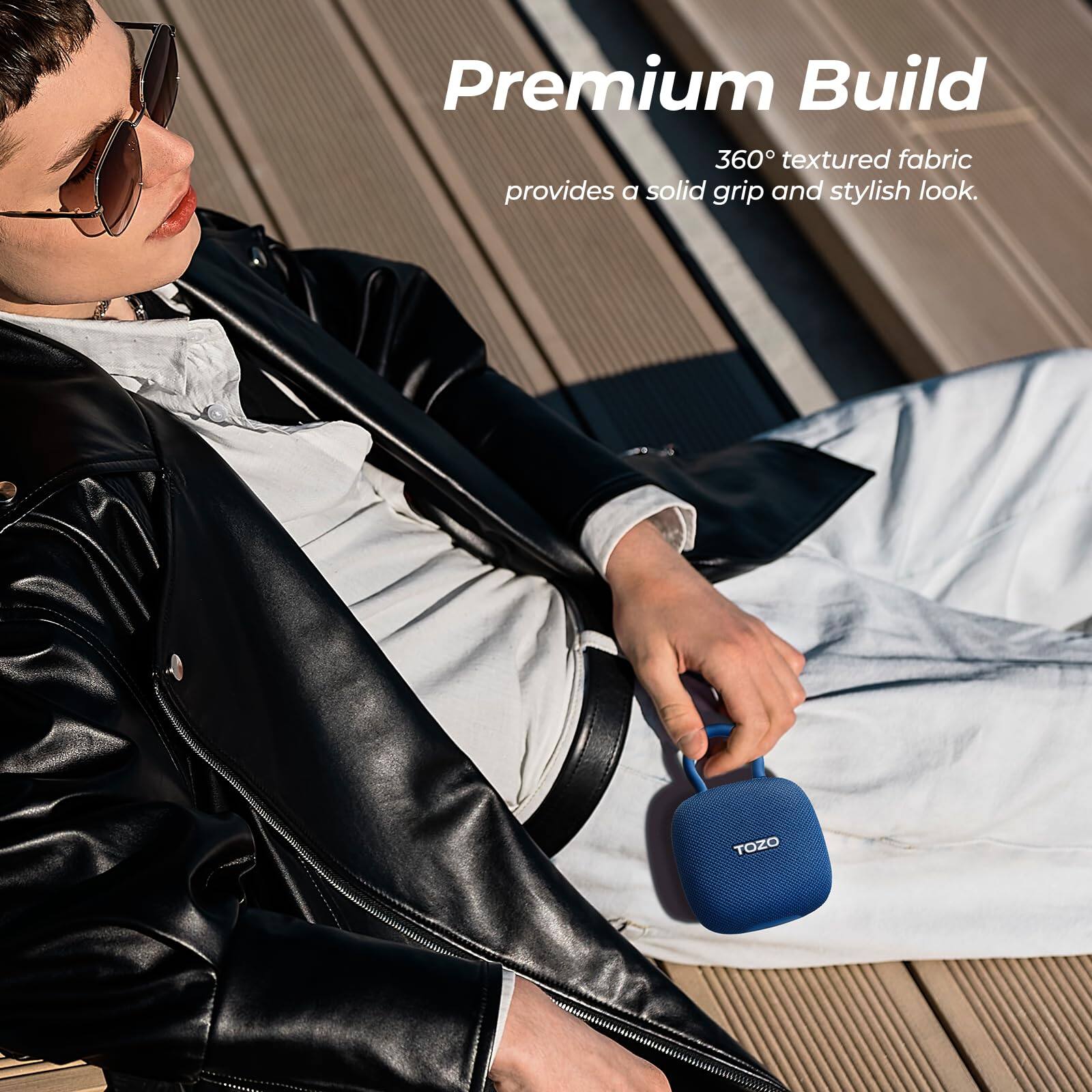 Premium Build  
360° textured fabric provides a solid grip and stylish look.