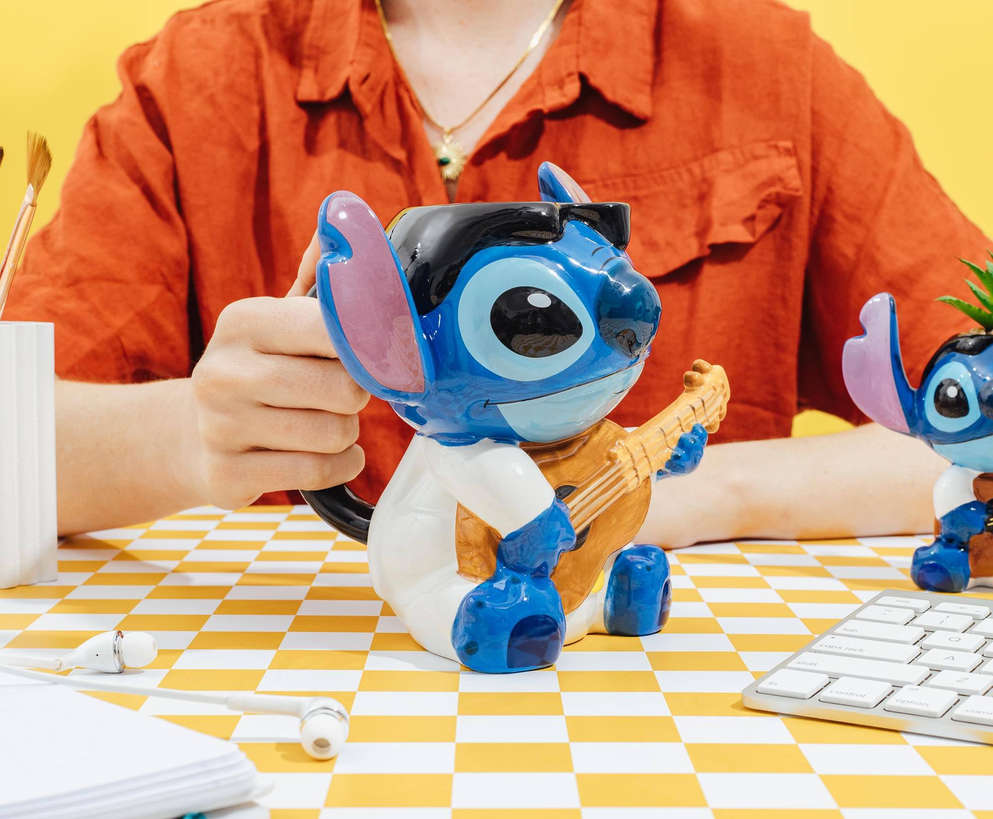 ミッキー スカルプチャー ウィラードソン Amazon.com | Silver Buffalo Disney Mickey Mouse Halloween Spooky