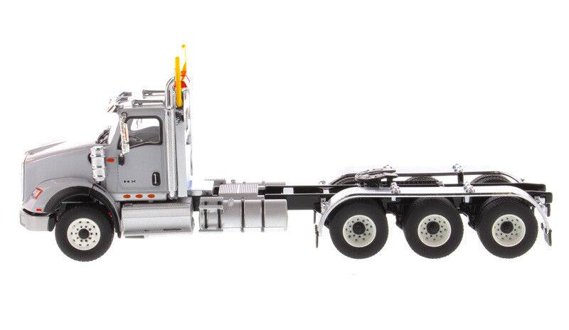 Alt View 2. Diecast Masters - International HX620 Day Cab Tridem Tractor Light Grey 1/50 Diecast Model by Diecast Masters.