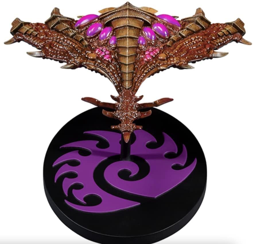 Alt View 10. Dark Horse Comics - Starcraft Zerg Brood Lord Mini Replica - Gold.