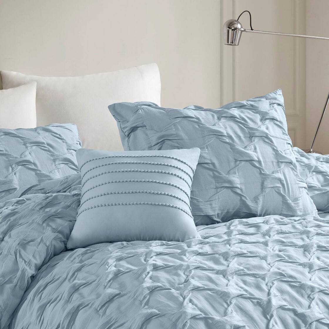 Alt View 3. Gracie Mills - Gracie Mills Blanca Comforter Set - Blue.
