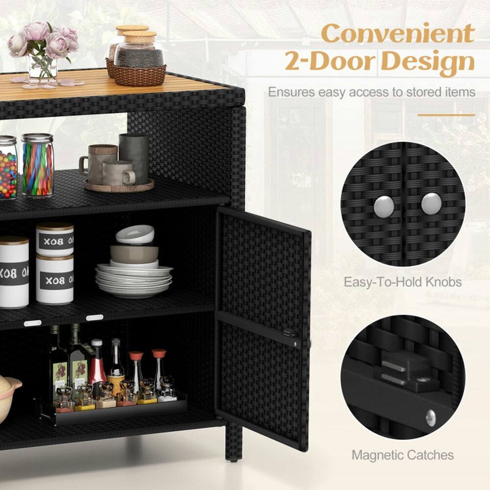 Convenient 2-Door Design  
Ensures easy access to stored items  

Easy-To-Hold Knobs  

Magnetic Catches
