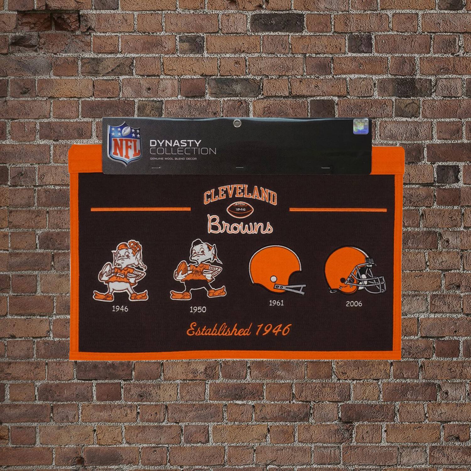 DYNASTY COLLECTION  
NFL  
CLEVELAND Browns  
Established 1946  

1946  
1950  
1961  
2006