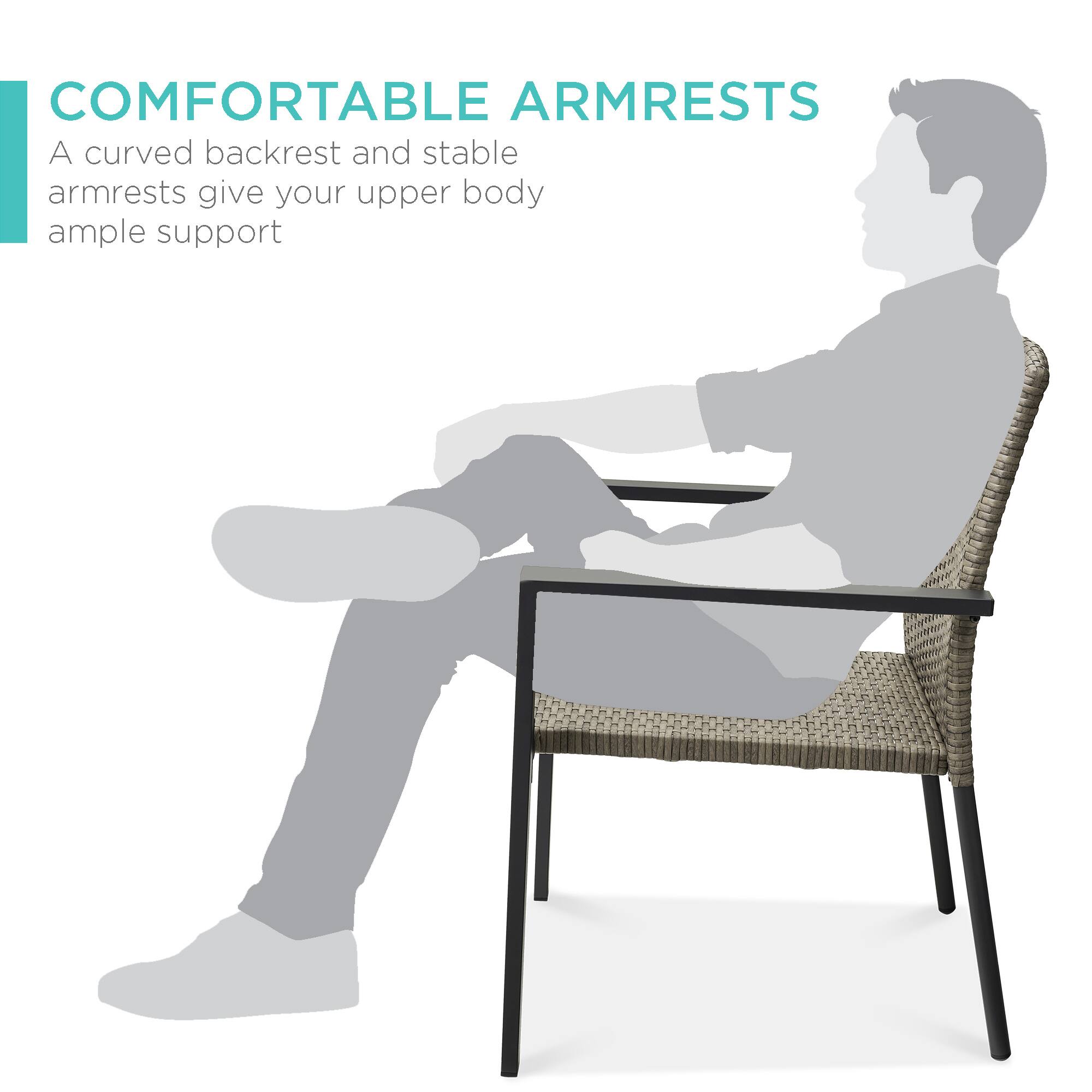 COMFORTABLE ARMRESTS

A curved backrest and stable armrests give your upper body ample support