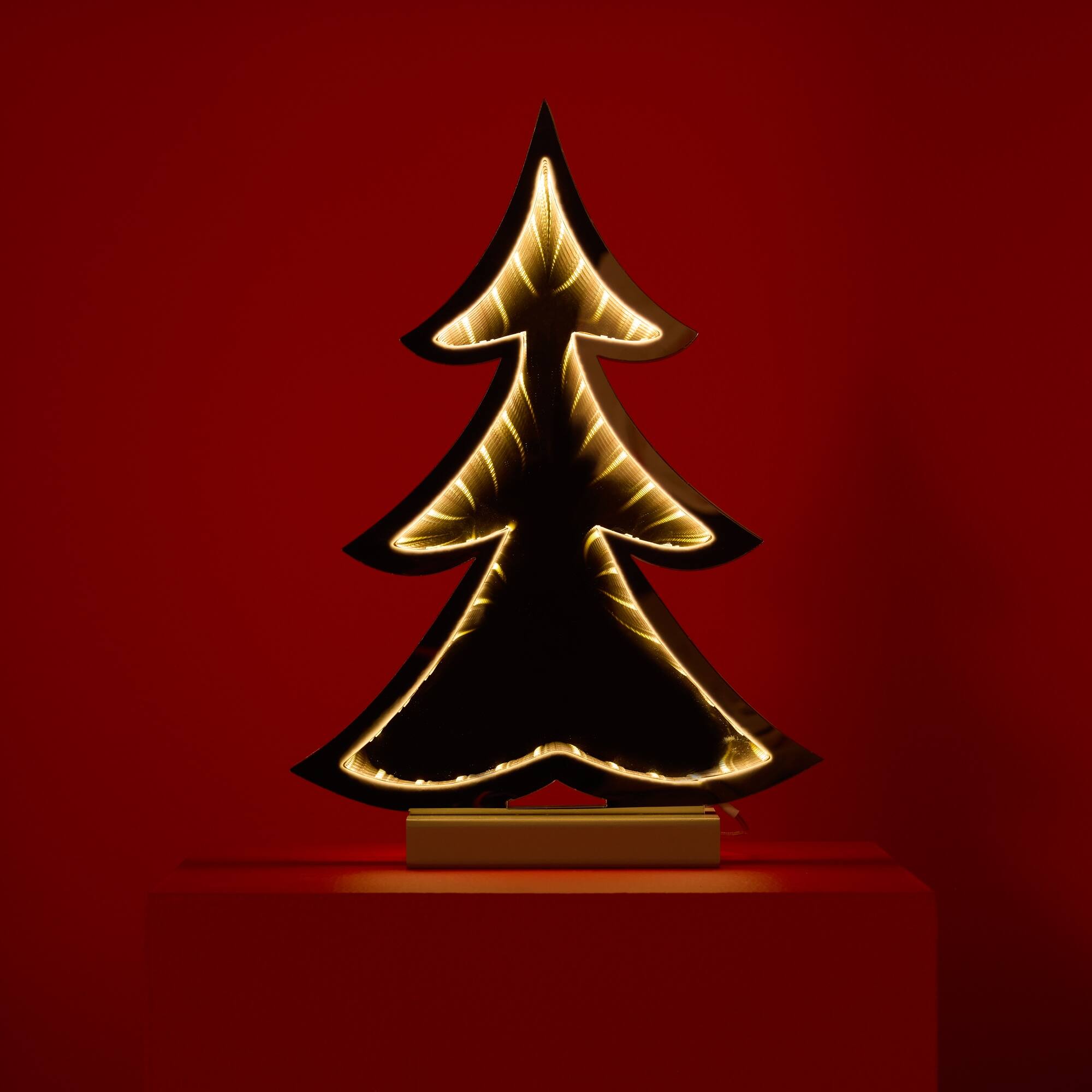 Back. BreeBe - Pine Tree Outline Ekko Light Display (Set of 2) - White.