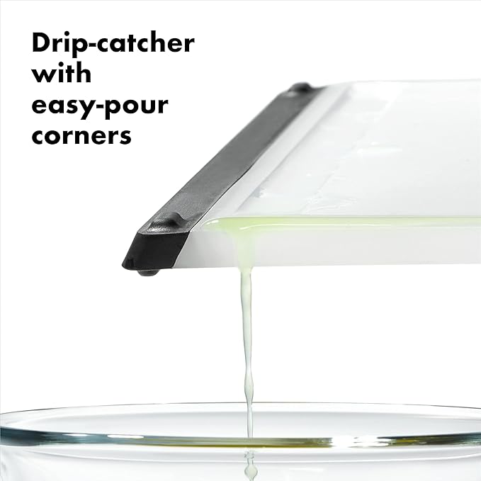 Drip-catcher with easy-pour corners
