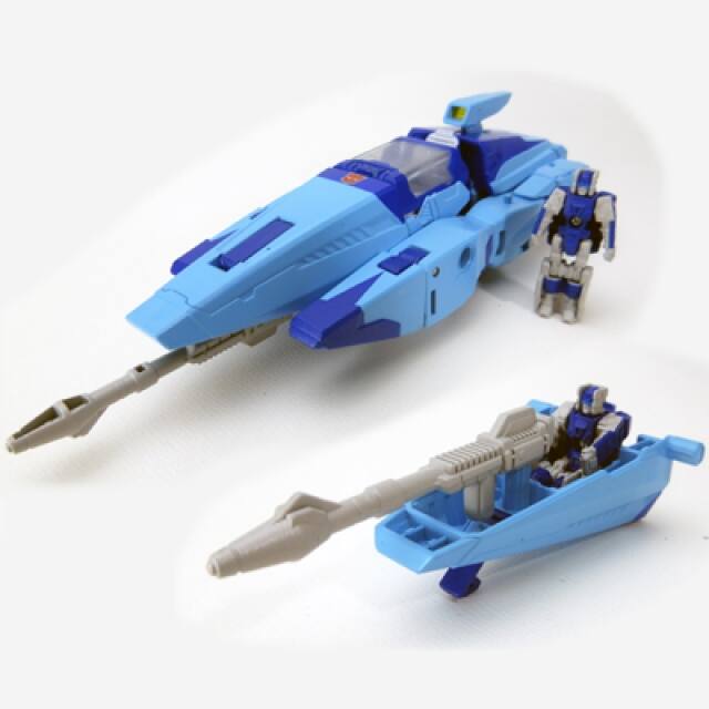 Alt View 5. Transformers - LG25 Blurr | Japanese Transformers Legends.