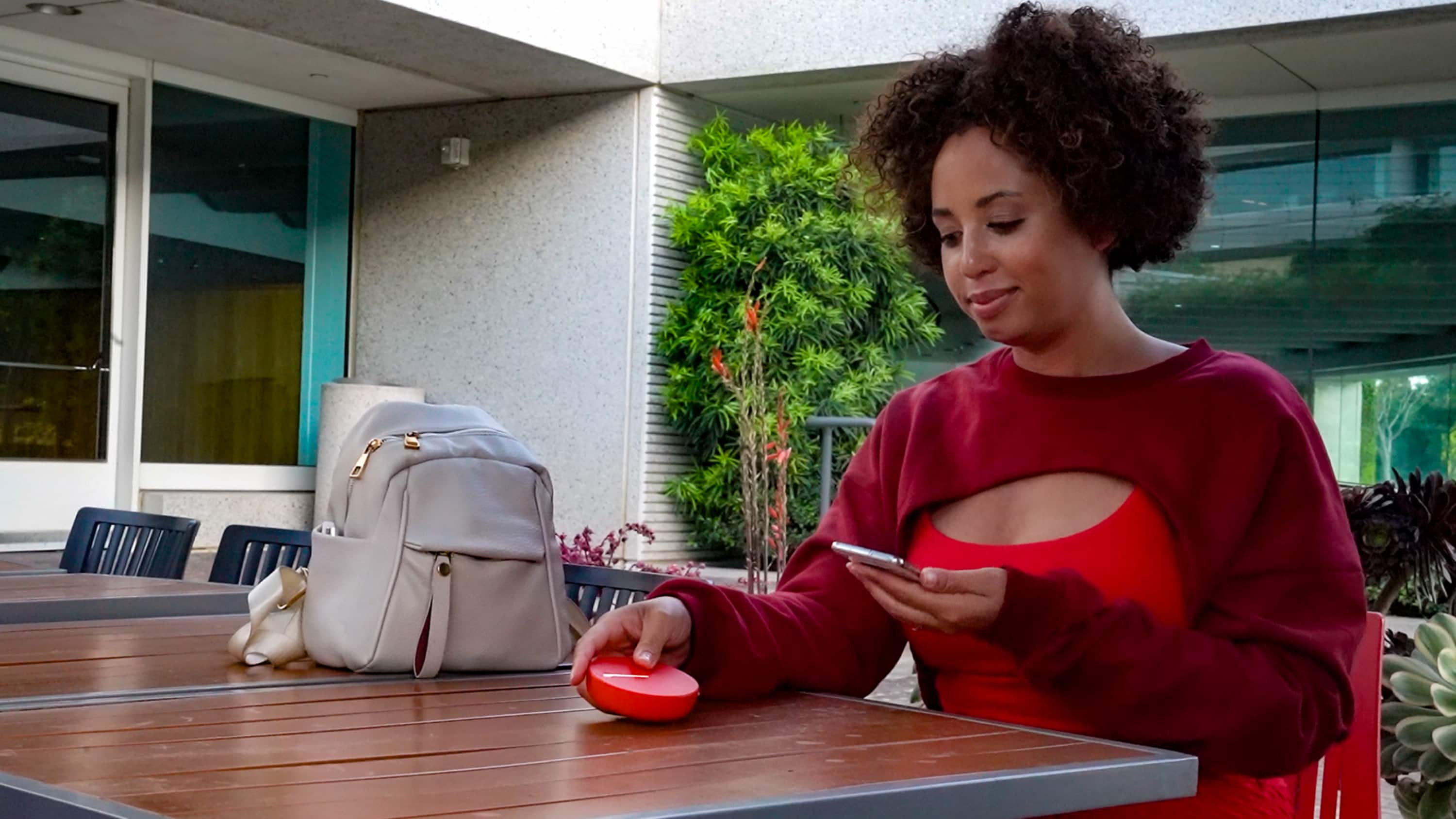 Alt View 10. SIMO - Solis Hero 4G LTE Hotspot & Power Bank with Lifetime Data - Orange.