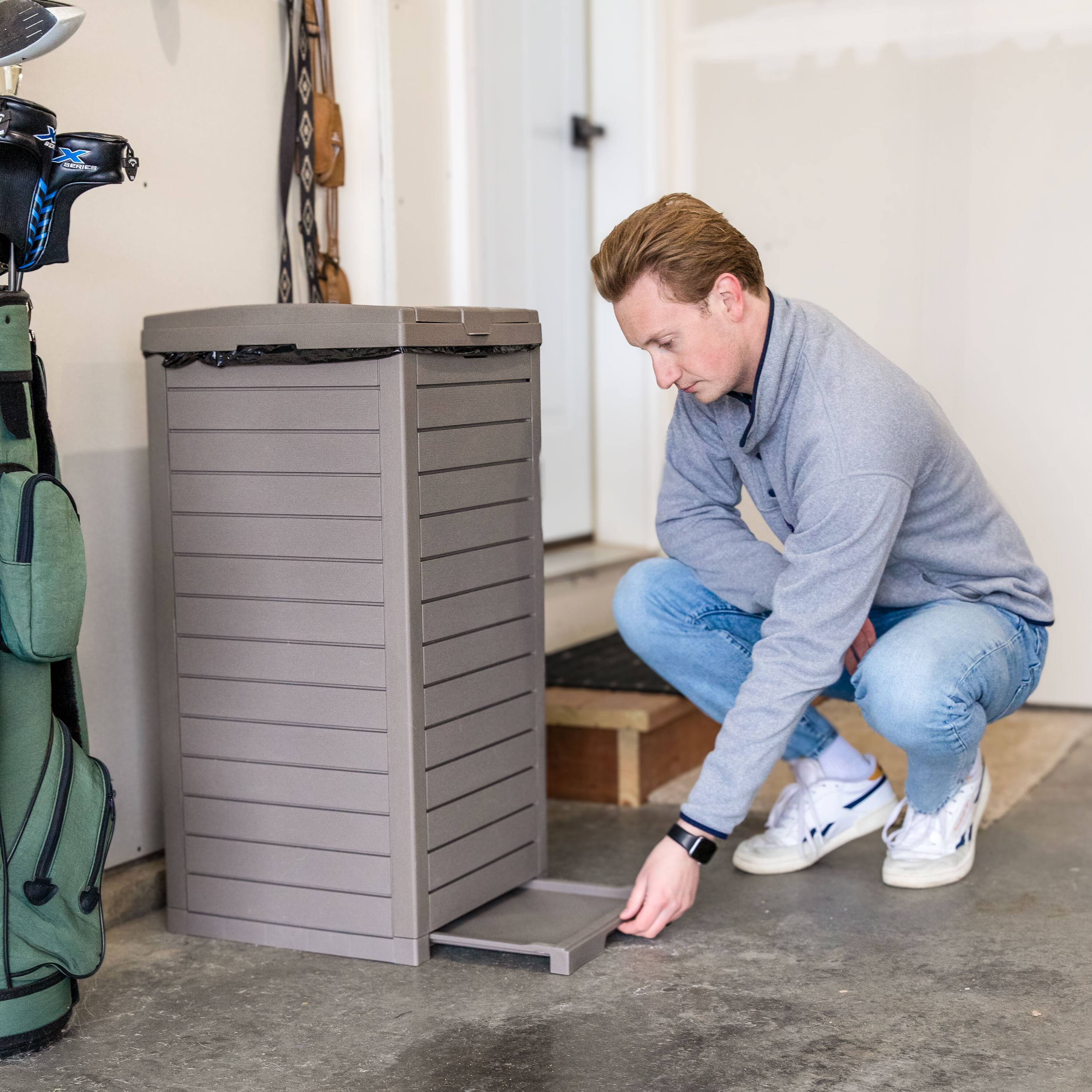 Alt View 10. Sunnydaze - 39-Gallon Outdoor Trash Can with Lid and Drip Tray - Light Gray.
