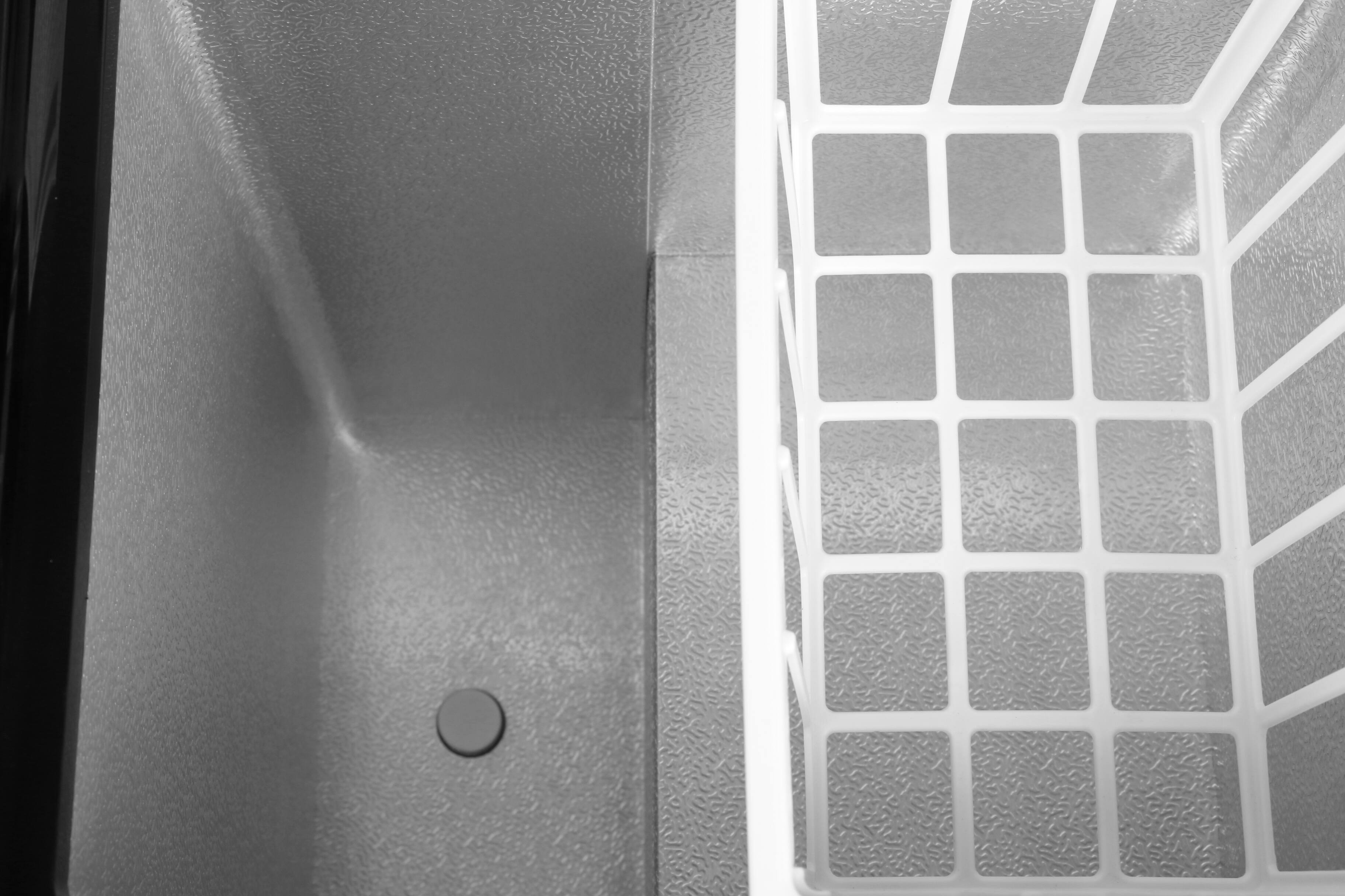 Alt View 6. Loheer - 3.5 Cu. Ft. Compact Chest Freezer with Adjustable Temperature and 2 Removable Baskets - BLACK.