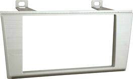 Metra - Dash Kit for Select 2000-2006 Ford Thunderbird DDIN - Silver