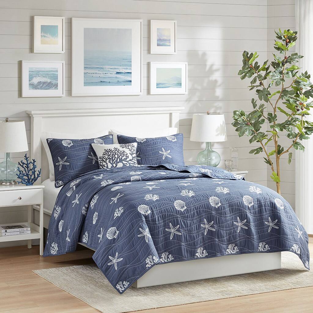 Alt View 1. Gracie Mills - Gracie Mills Elisa 4 Piece Cotton Reversible Embroidered Quilt Set with Throw Pillow - Navy.