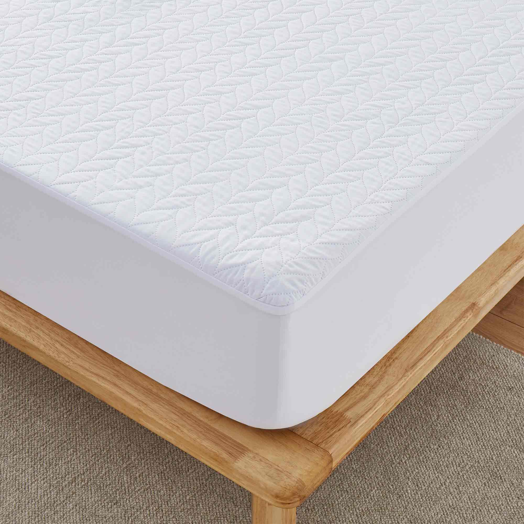 Left. Peace Nest - Peace Nest Waterprrof Mattress Protector, Leaf Pattern, Queen - Leaf.