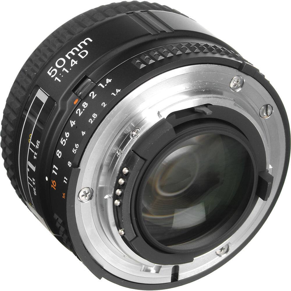 50mm 1:1.4 D

1.4 2 2.8 4 5.6 8 11 16

11 8 5.6 4 2.8 2 1.4

1 2 1116 11

018564282

16 11 8 .118564