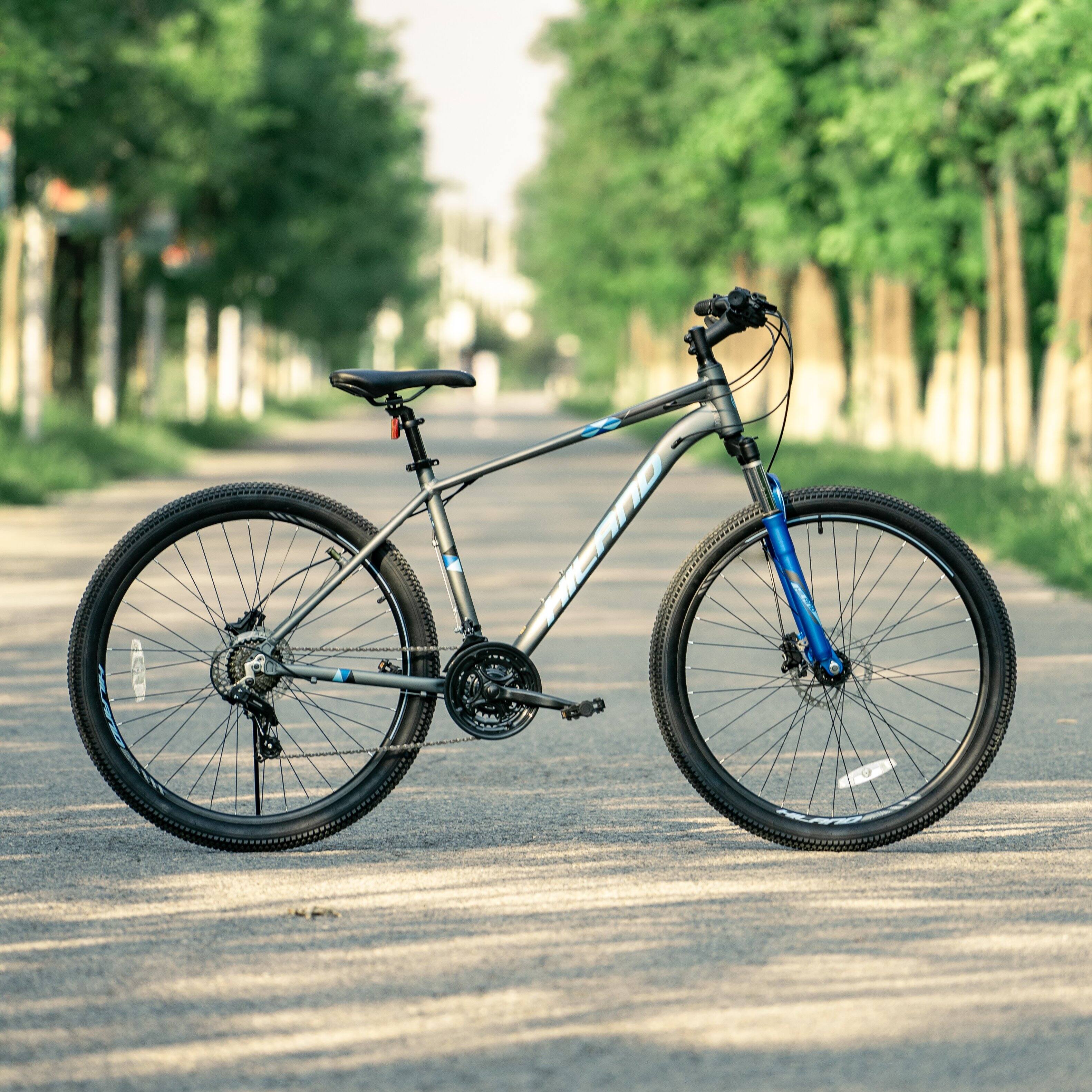 Angle. HILAND - HILAND Slycan 27.5 inch Mountain Bike for Men Women - 21 Speeds- Hydraulic Brake- Blue - Blue.