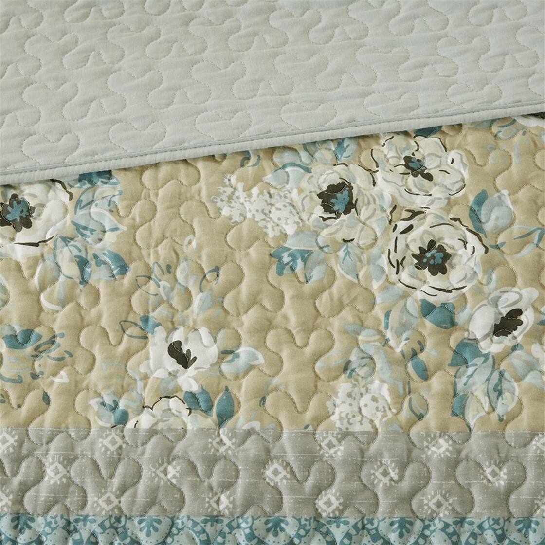 Alt View 5. Gracie Mills - Gracie Mills Alvarado 6-Piece Reversible Cotton Quilt Set with Throw Pillows - Green.