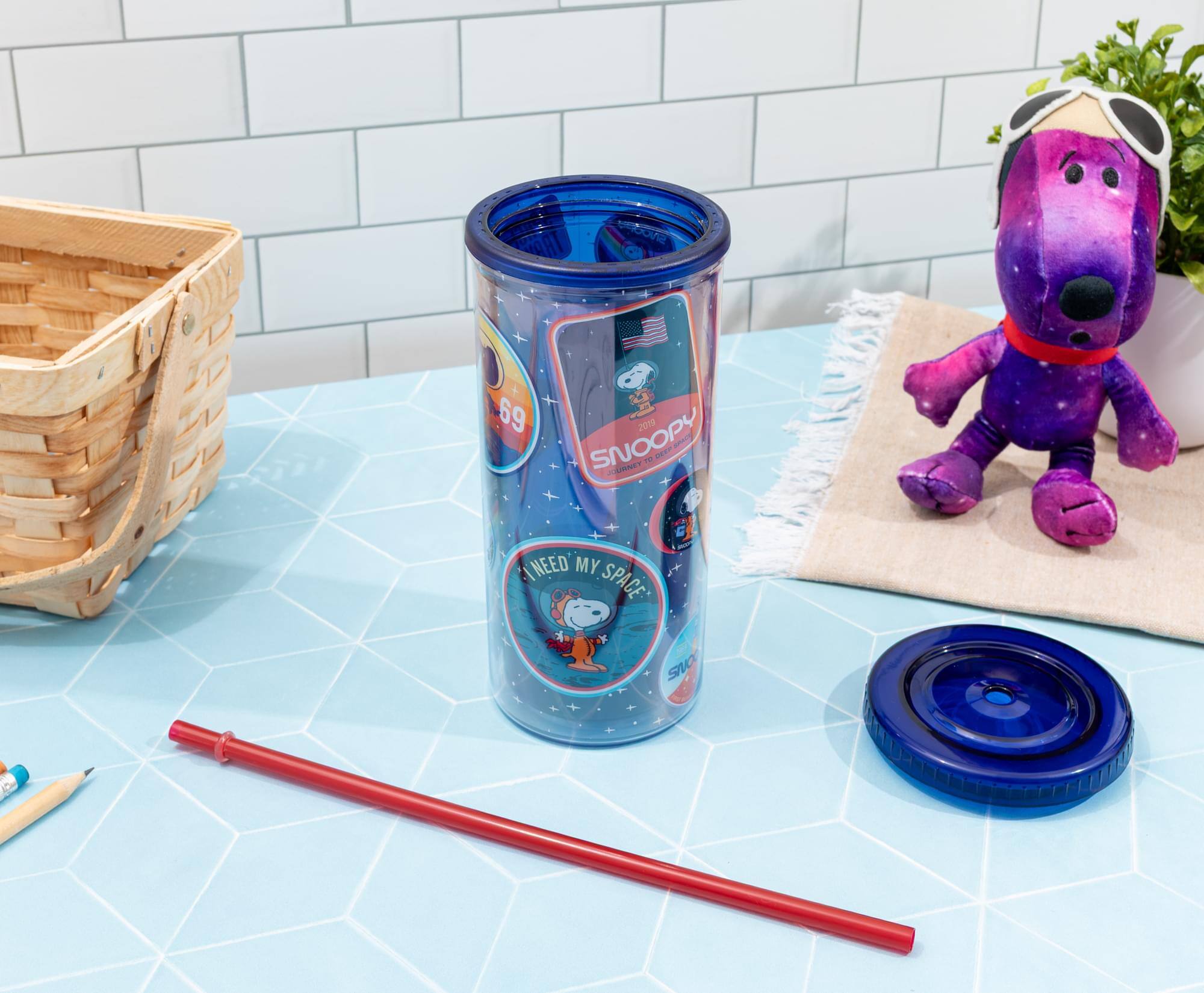 532 69 - 2019 SNOOPY AURE + m - NEED MY SPACE - 0 1ow