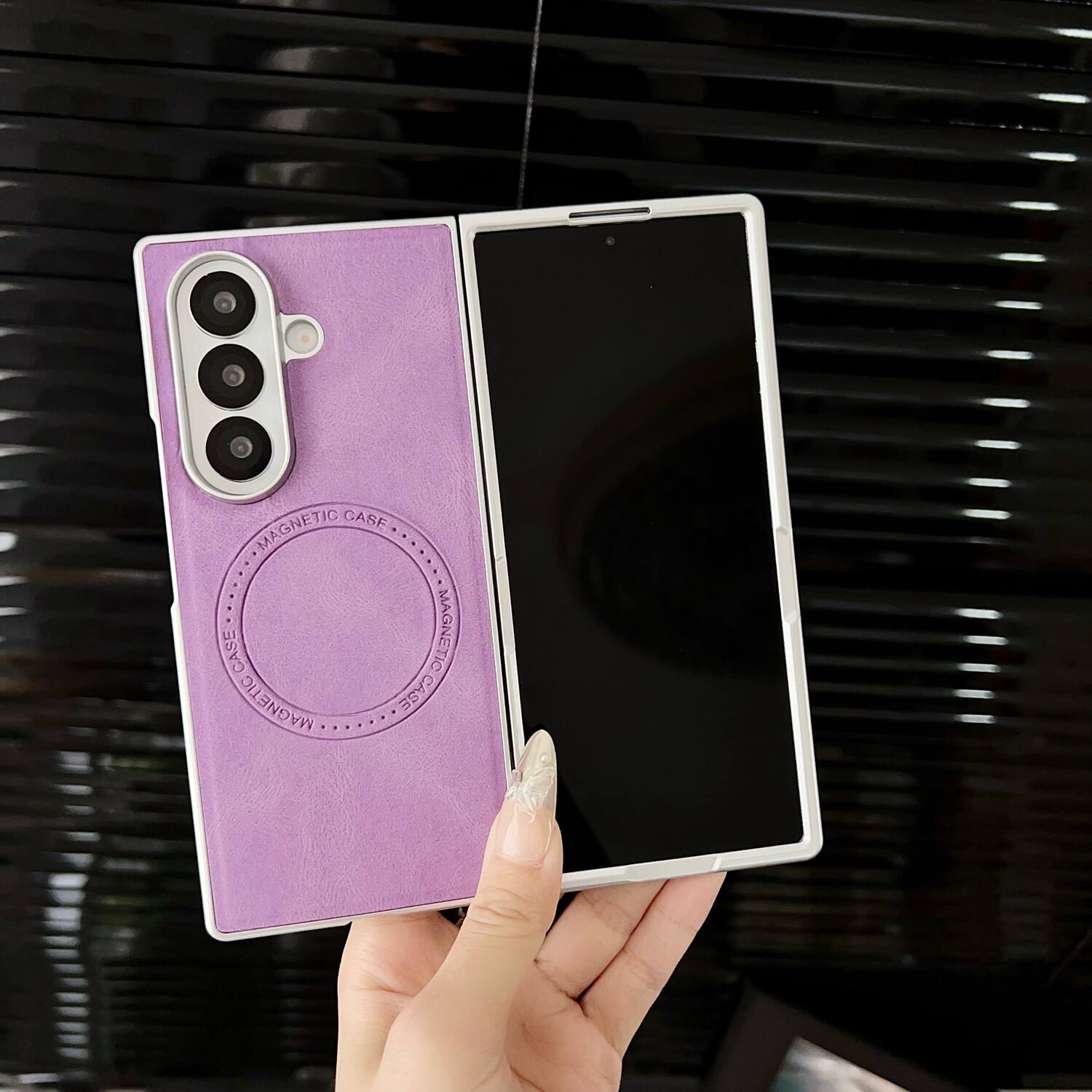 MAGNETIC CASE