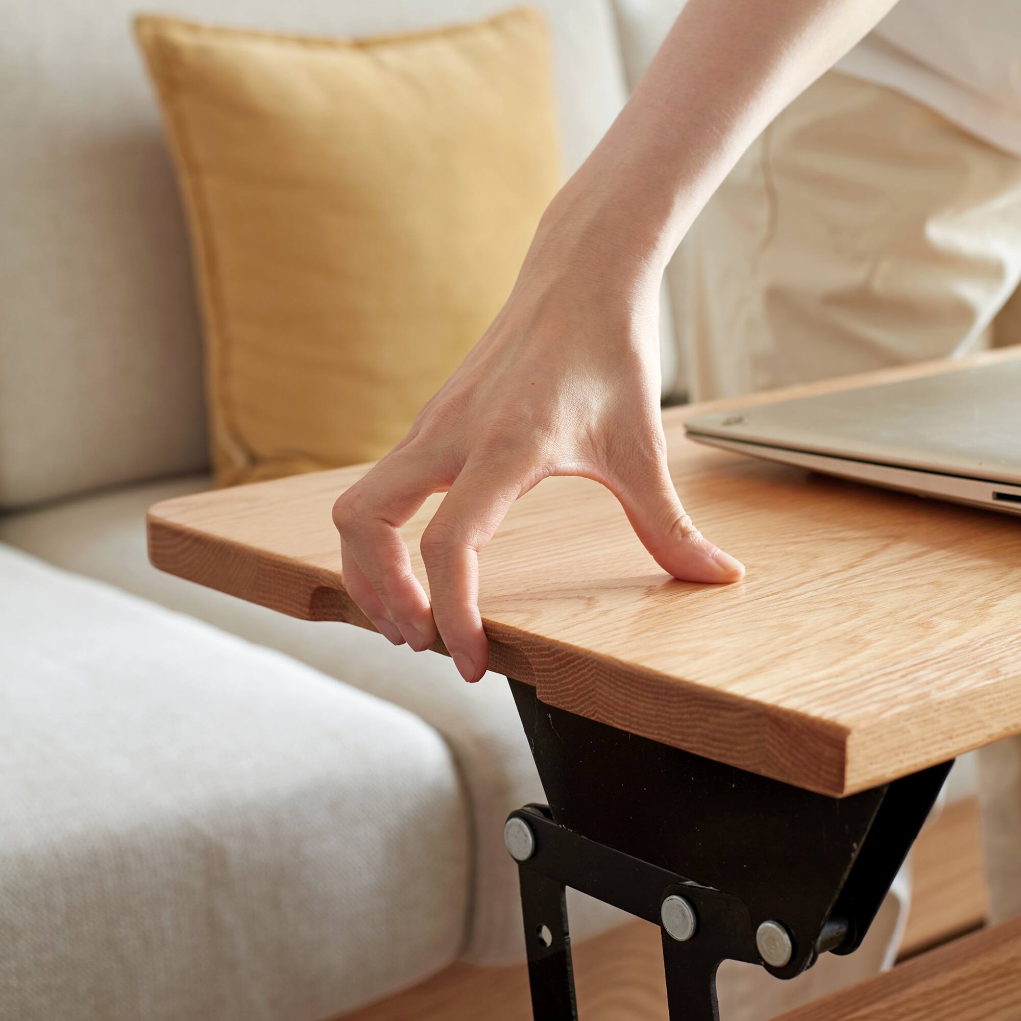 Angle. GOODSILO - Solid Oak Lift-Top Coffee Table with Hidden Storage Shelf for Living Room and Home Office - Natural Wood.