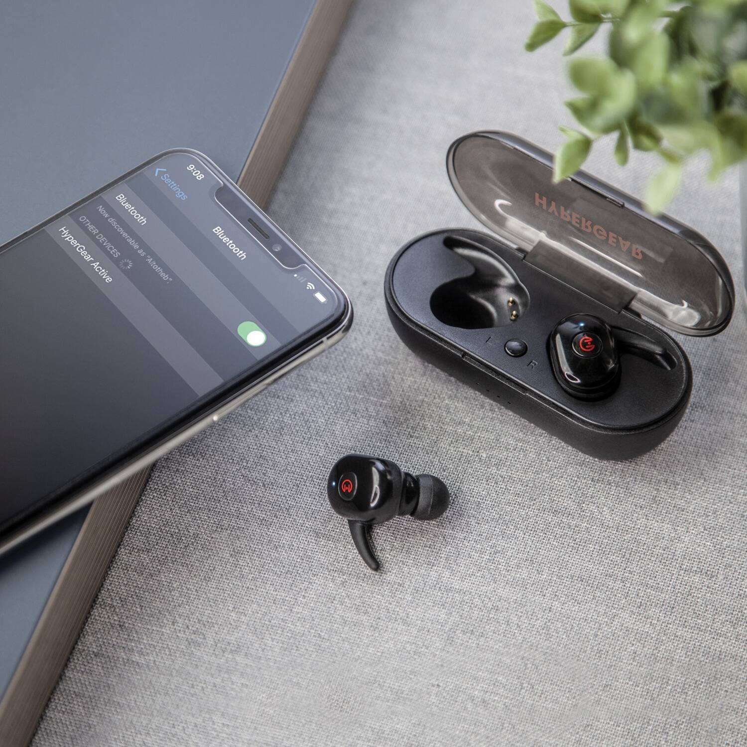 9:08 Settings  
Bluetooth  
No devices discoverable  
HyperGear Active  
Altotheb  
HYPERGEAR