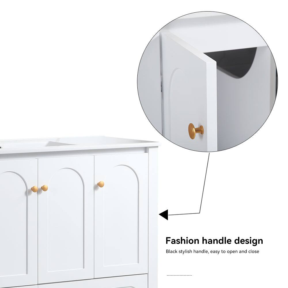 Fashion handle design  
Black stylish handle, easy to open and close