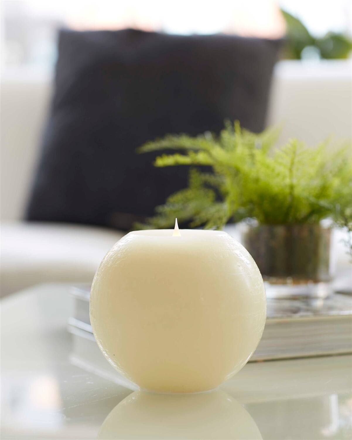 Left. BreeBe - Simplux LED Round Candle with Moving Flame and Remote (Set of 2) - Beige.