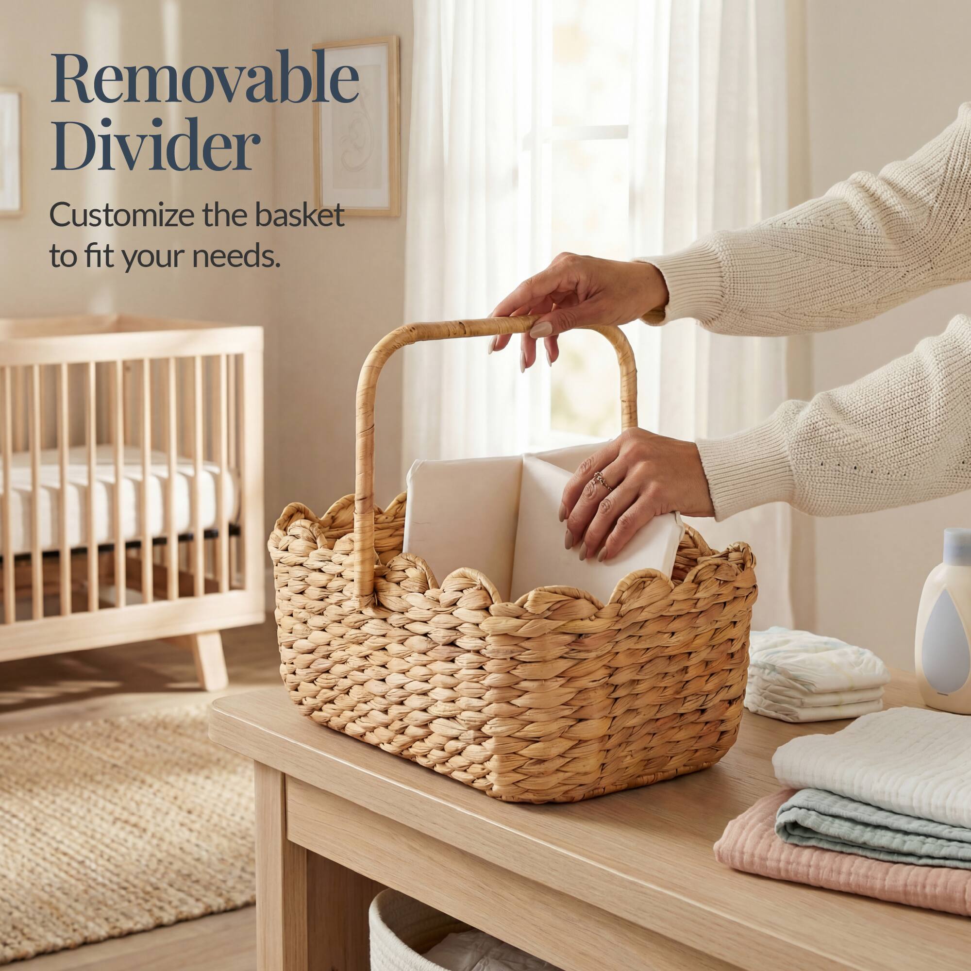 Removable Divider  
Customize the basket to fit your needs.