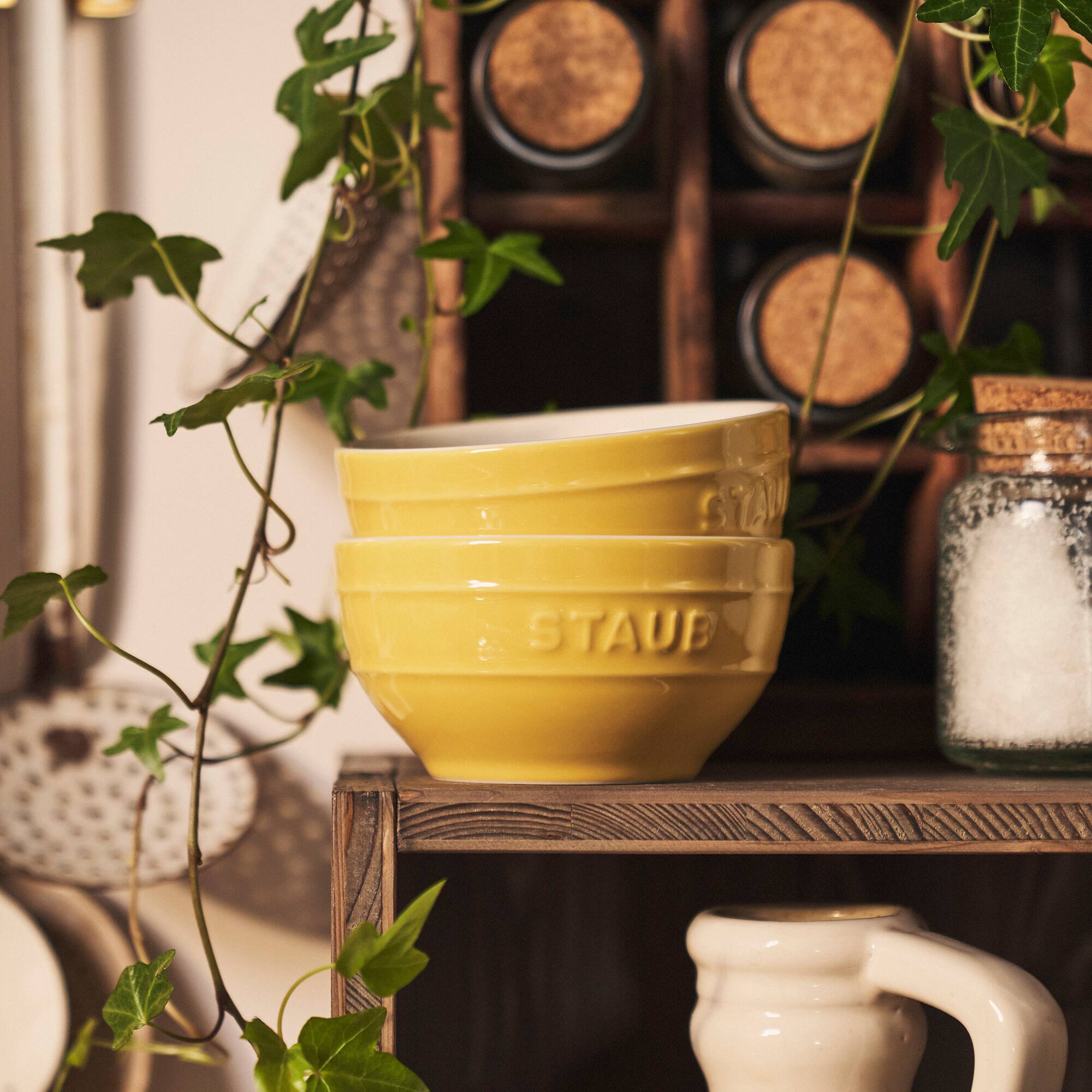 Alt View 1. Staub - Staub Ceramic 2-pc Large Universal Bowl Set - Citron - Citron.