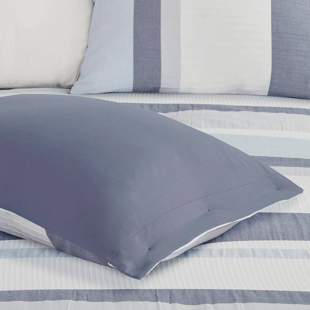 Alt View 3. Gracie Mills - Gracie Mills Mcdaniel Refined Jacquard Elegance: 3-Piece Duvet Cover Set - Blue.