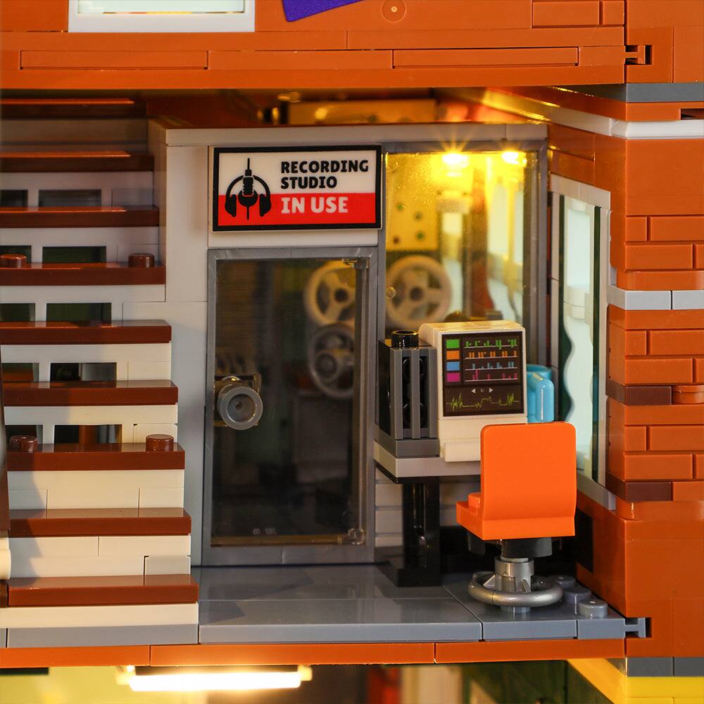 RECORDING STUDIO IN USE