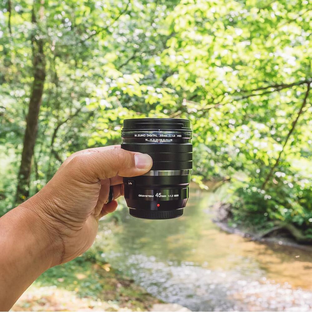 M.ZUiko DIGITAL 40mm 1:1.2  
OM SYSTEM  
45mm 1:1.2  
M.ZUiko DIGITAL 40mm 1:1.2  
OM SYSTEM