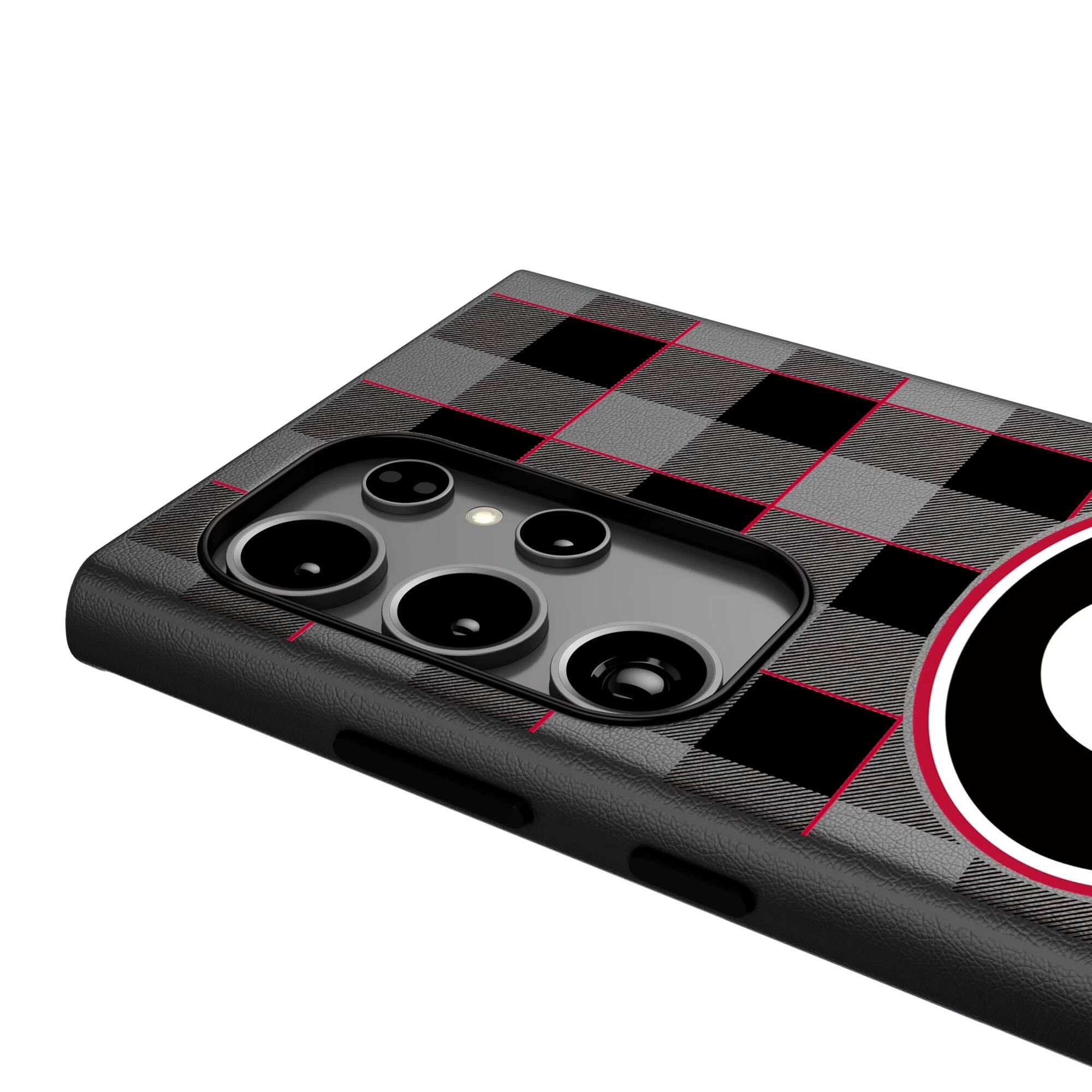 Alt View 3. Keyscaper - Georgia Bulldogs Plaid Galaxy Magnetic Bump Case - S25 - Black.