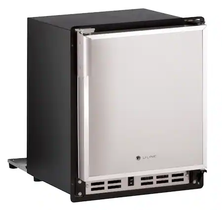 Angle. U-Line - 14" 23-Lb Freestanding Icemaker - Stainless Steel.